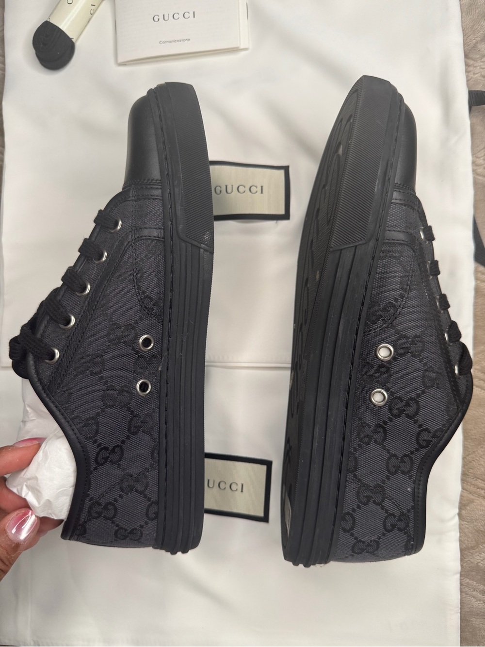 Gucci Black GG Canvas Low-Top Sneakers - Picture 4 of 13